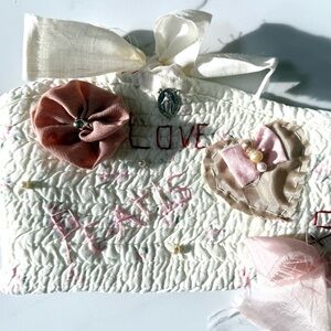 Love Pearls Bag With Bow Tie